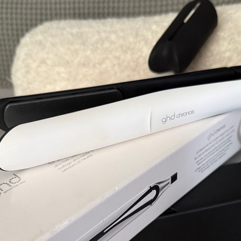 ghd Platinum+ Styler in Black and Silver *like brand new* - Picture 3 of 6